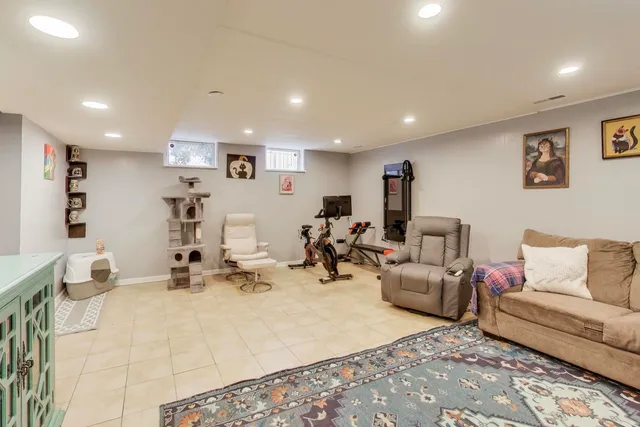 $350,000 | 4326 North Kedvale Avenue, Unit A, Chicago, IL 60641