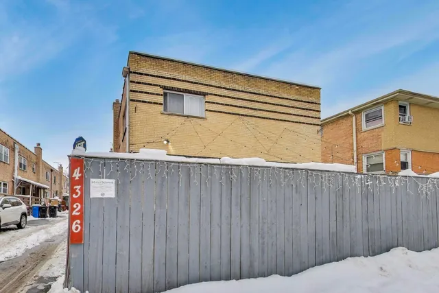 $350,000 | 4326 North Kedvale Avenue, Unit A, Chicago, IL 60641