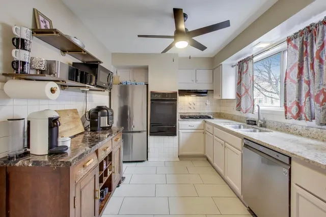 $350,000 | 4326 North Kedvale Avenue, Unit A, Chicago, IL 60641