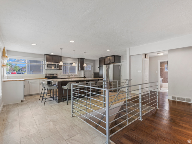 935 North 400 East Bountiful, UT 84010 - Photo 8 of 32