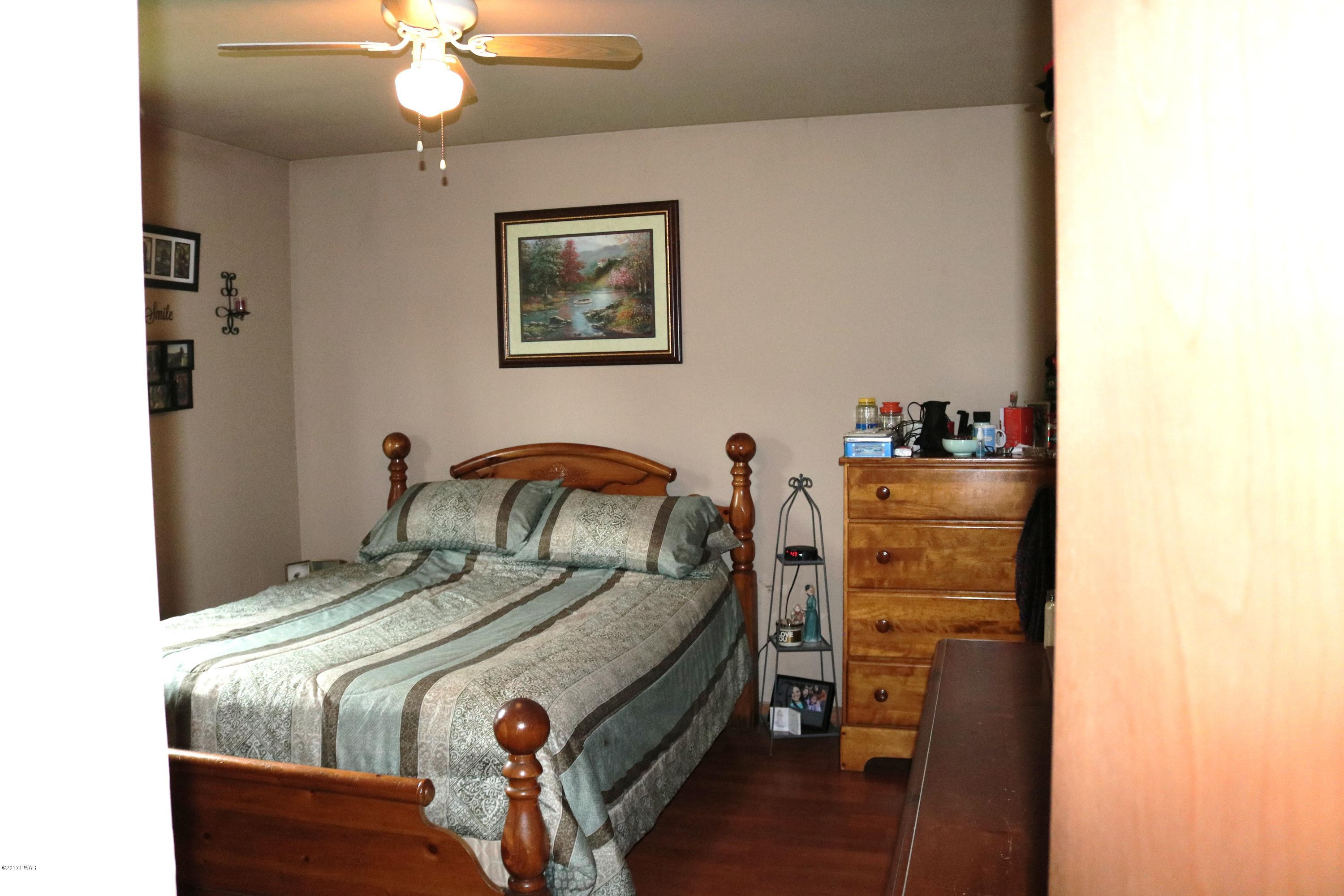 82 Penn-York Road Starlight, PA 18461 - Photo 13 of 17