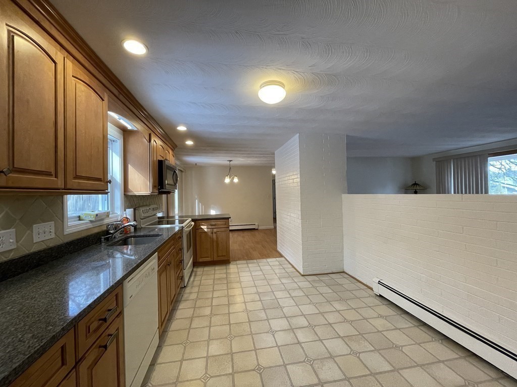 46 Donna Road Framingham, MA 01701 - Photo 7 of 34 Gallery Image 7