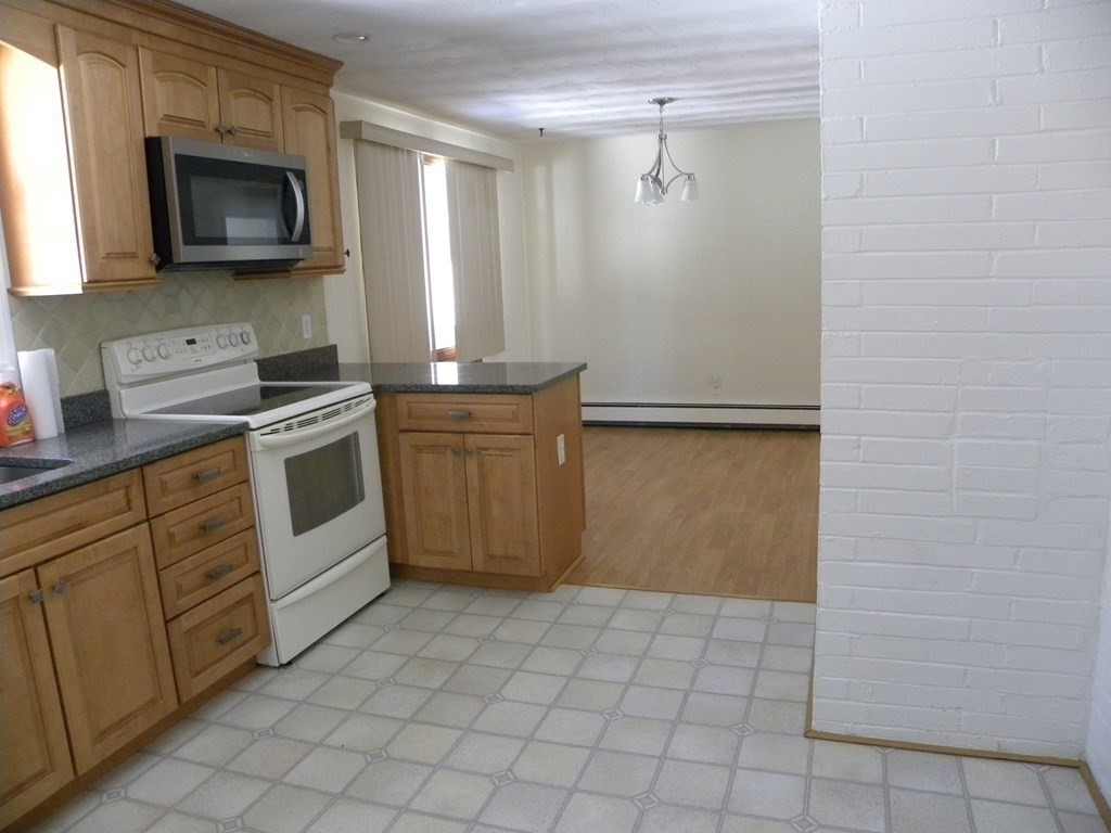 46 Donna Road Framingham, MA 01701 - Photo 9 of 34 Gallery Image 9