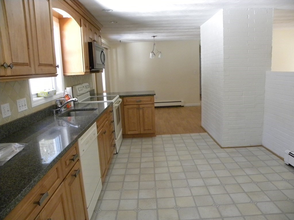46 Donna Road Framingham, MA 01701 - Photo 10 of 34 Gallery Image 10