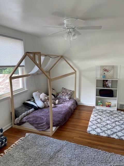 156 Barrington Road Bloomfield Hills, MI 48302 - Photo 19 of 27 Bedroom 2.jpg