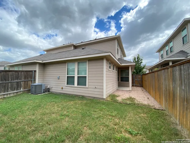 $1,745 | 737 Milestone Park, New Braunfels, TX 78130