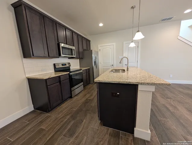 $1,745 | 737 Milestone Park, New Braunfels, TX 78130