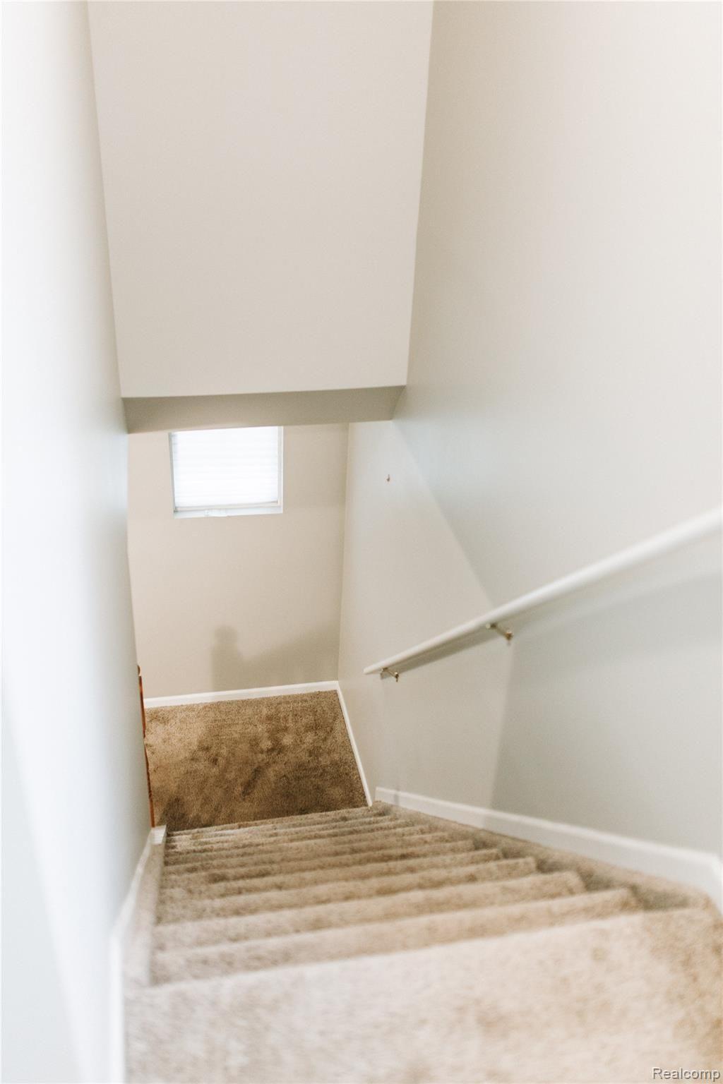 1604 Faussett Road Howell, MI 48855 - Photo 26 of 31 FAUSSETT_hall4.jpg