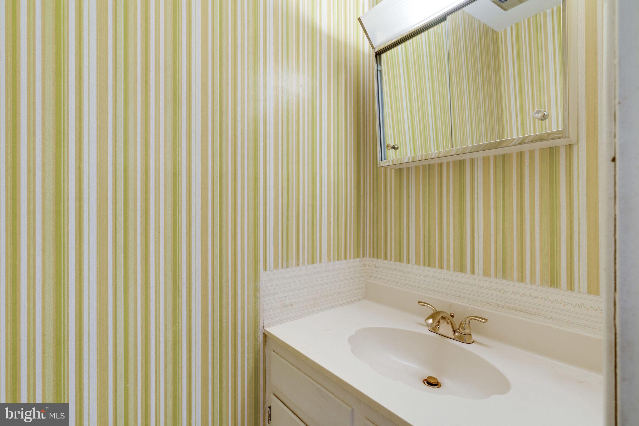 7037 Brocton Court Springfield, VA 22150 - Photo 23 of 40 Powder Room