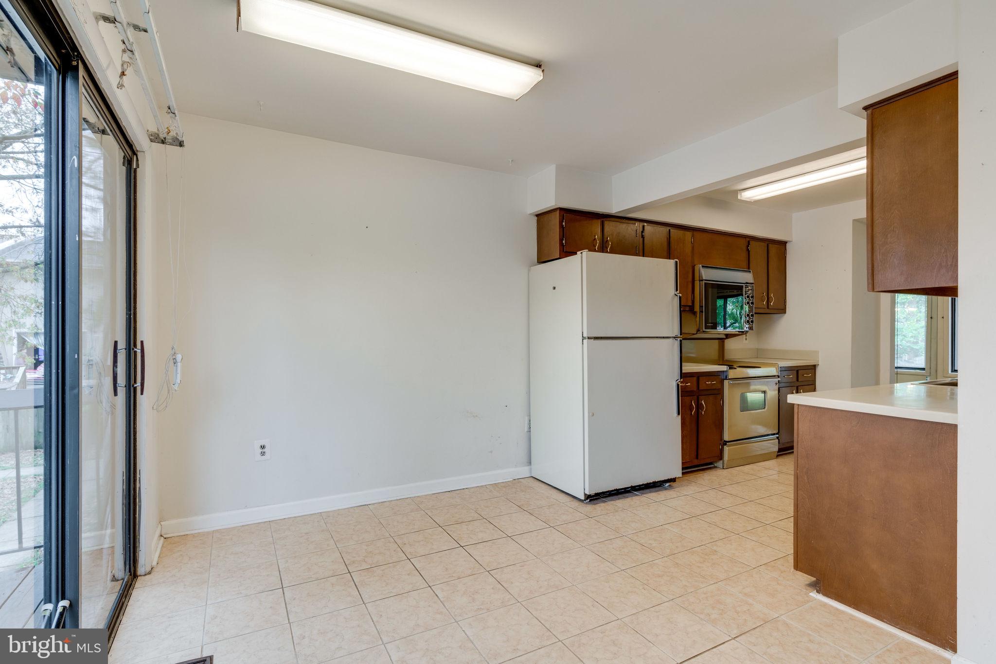 7037 Brocton Court Springfield, VA 22150 - Photo 10 of 40 Eat-In Kitchen Area