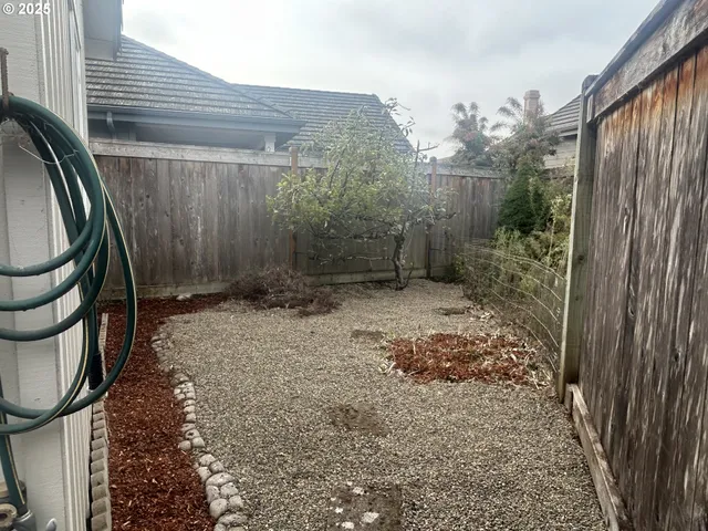 $620,000 | 1880 Lake Cove Avenue, Eugene, OR 97408