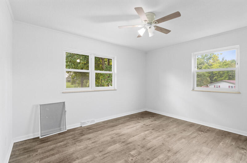 602 Kirkham Road Bean Station, TN 37708 - Photo 15 of 33 D_3285.jpg-vsuniqueid-64fbb3a71d862