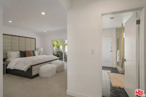 $1,895,000 | 22505 Dardenne Street, Calabasas, CA 91302