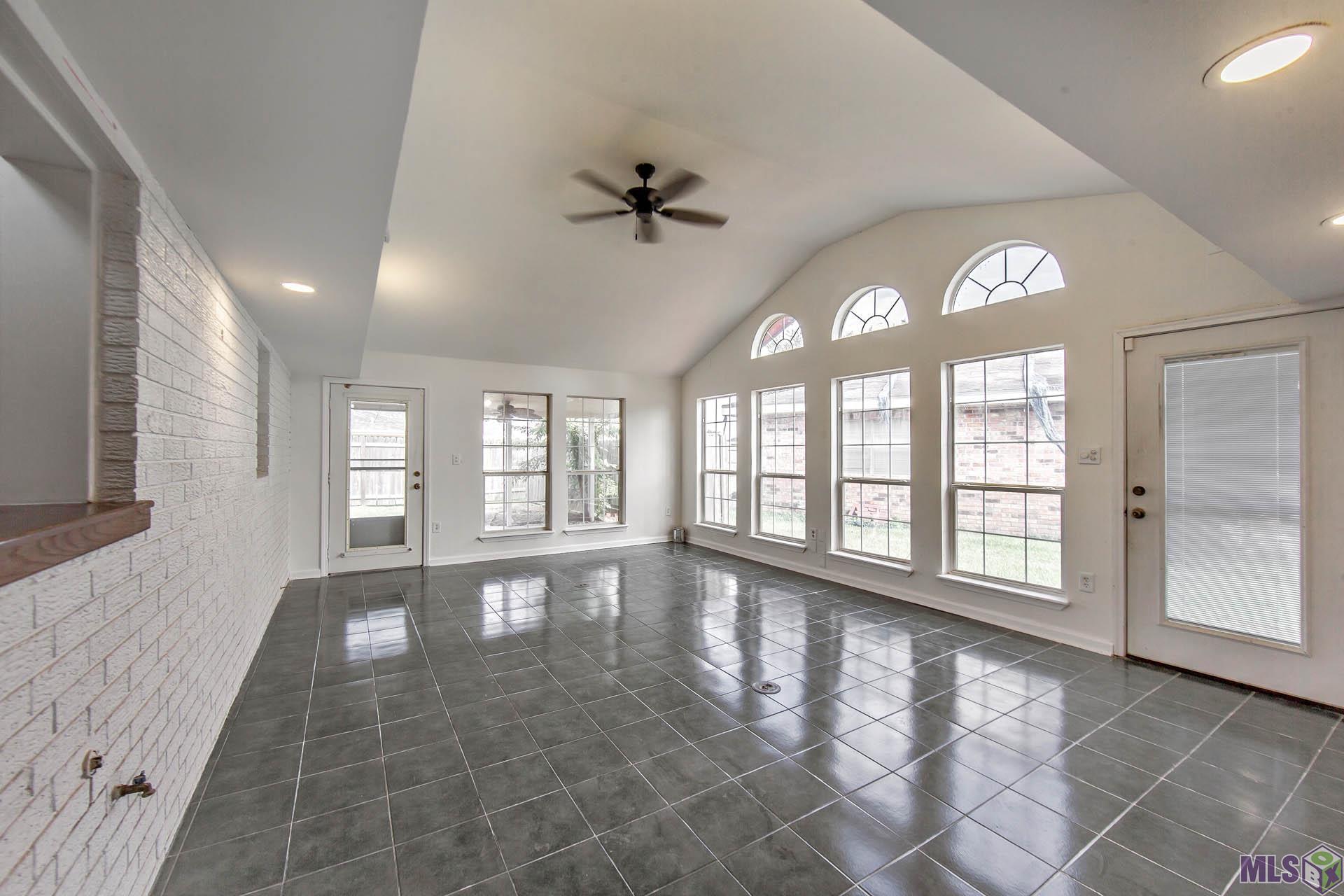 2007 Ruby Drive Houma, LA 70363 - Photo 3 of 13