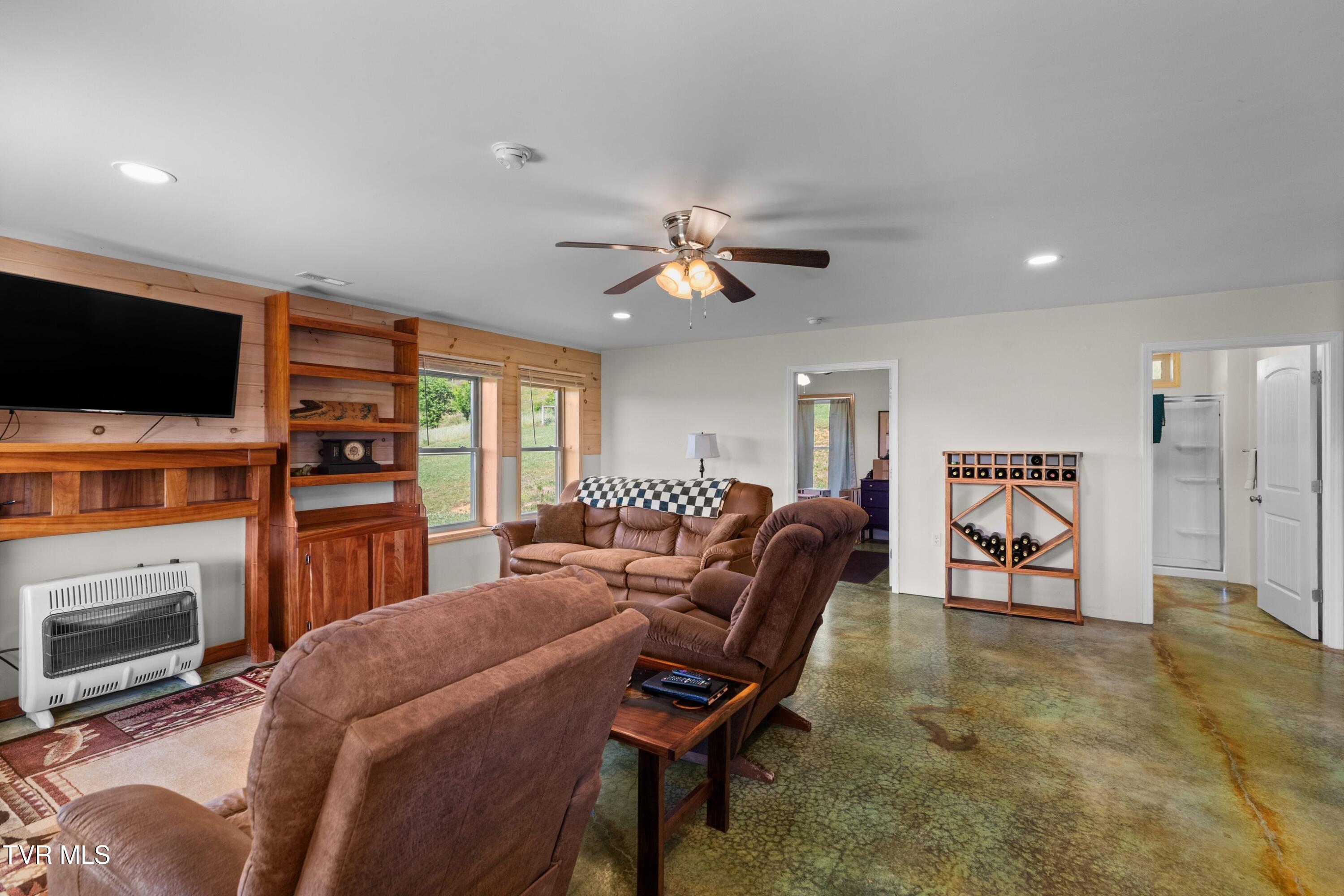 1945 Brown Springs Road Greeneville, TN 37743 - Photo 10 of 47 010-1945BrownSpringsRd-Greeneville-37743