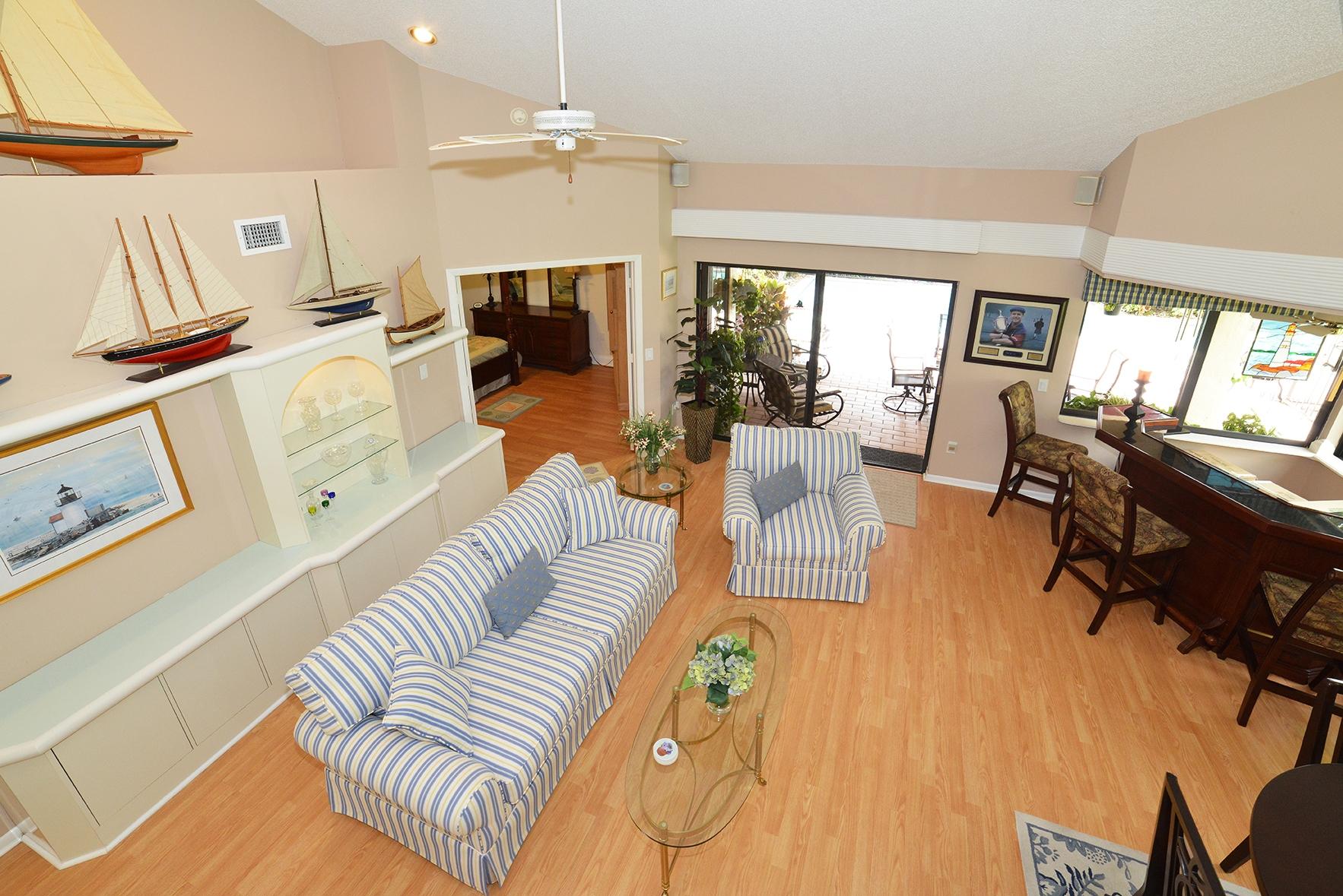 6137 Beaconwood Road Lake Worth, FL 33467 - Photo 4 of 18 View of living room