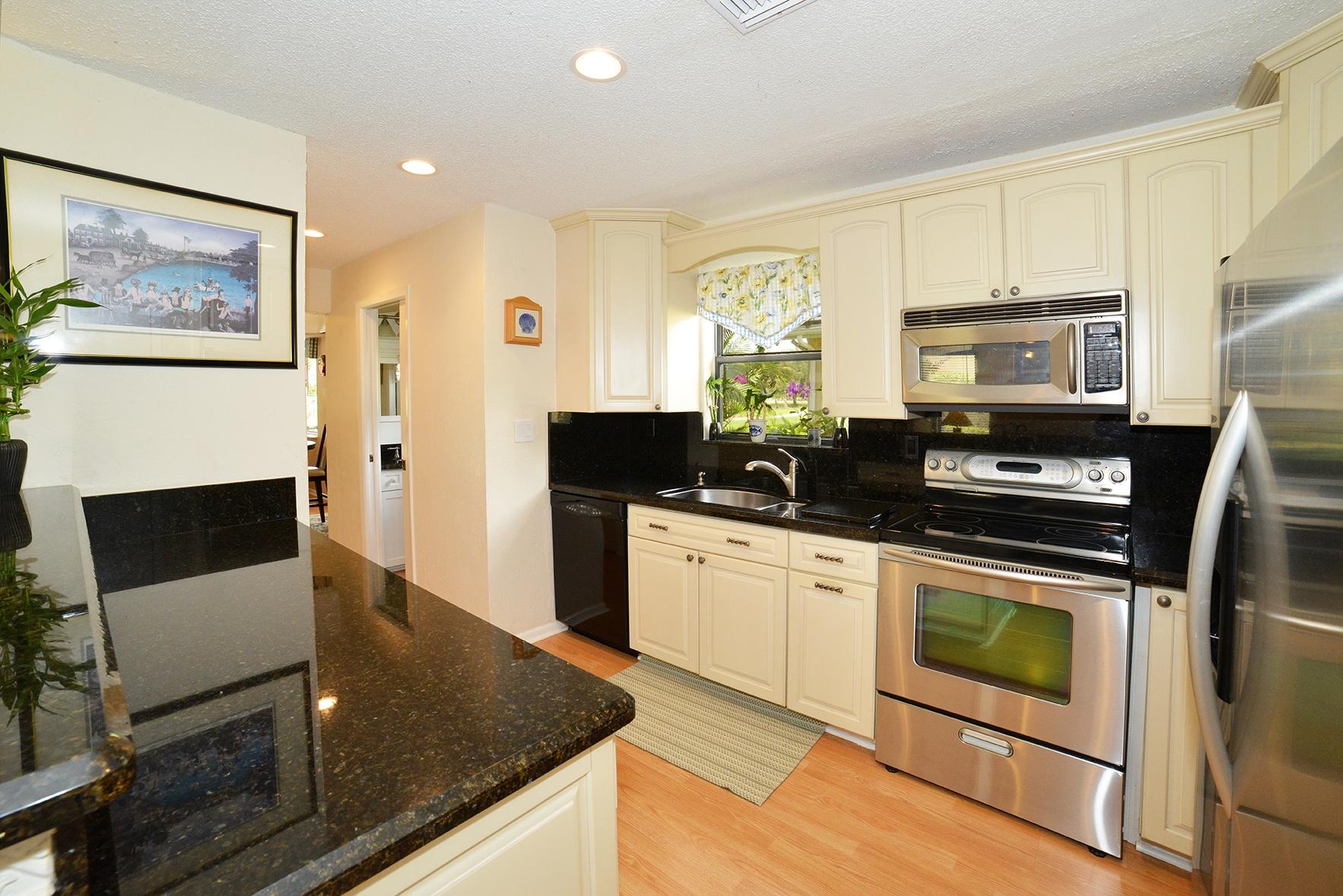 6137 Beaconwood Road Lake Worth, FL 33467 - Photo 5 of 18 Kitchen