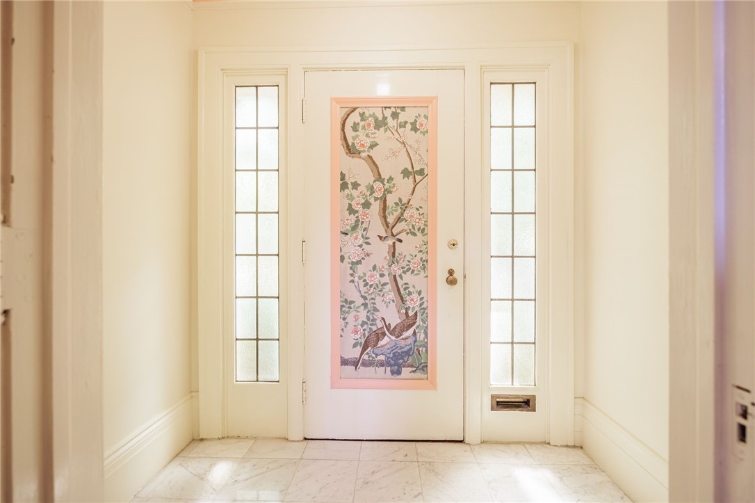 389 Yarmouth Road Rochester, NY 14610 - Photo 7 of 50