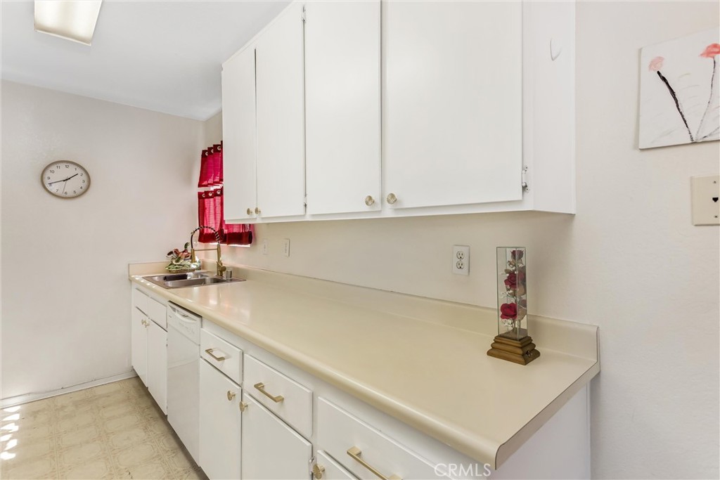 10246 Chaparral Way Rancho Cucamonga, CA 91730 - Photo 24 of 59