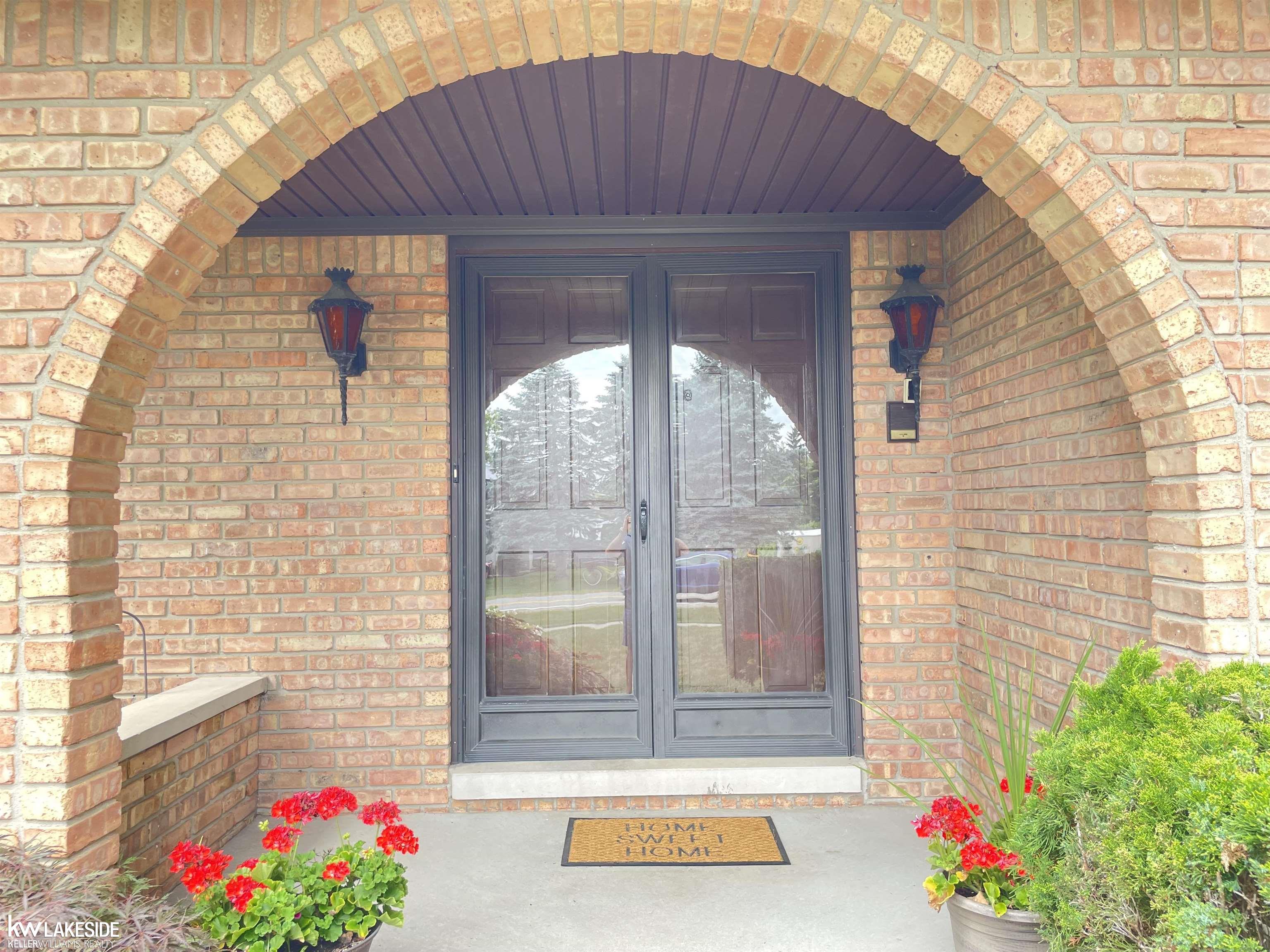 53971 Shelby Road Utica, MI 48316 - Photo 2 of 21 Gallery Image 2