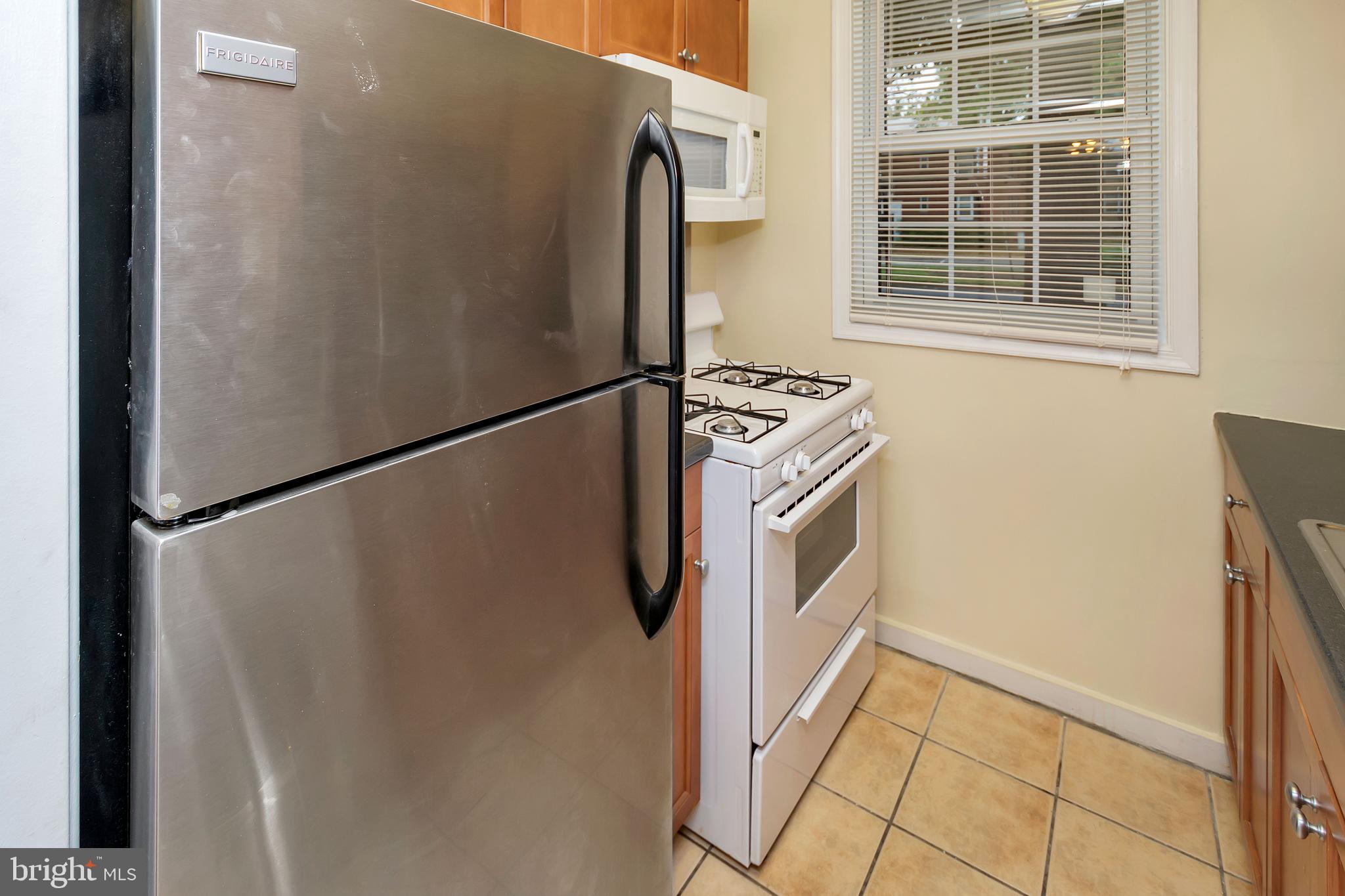 4324 2nd Road North, Unit 43243 Arlington, VA 22203 - Photo 11 of 30 Stainless Steel Refrigerator