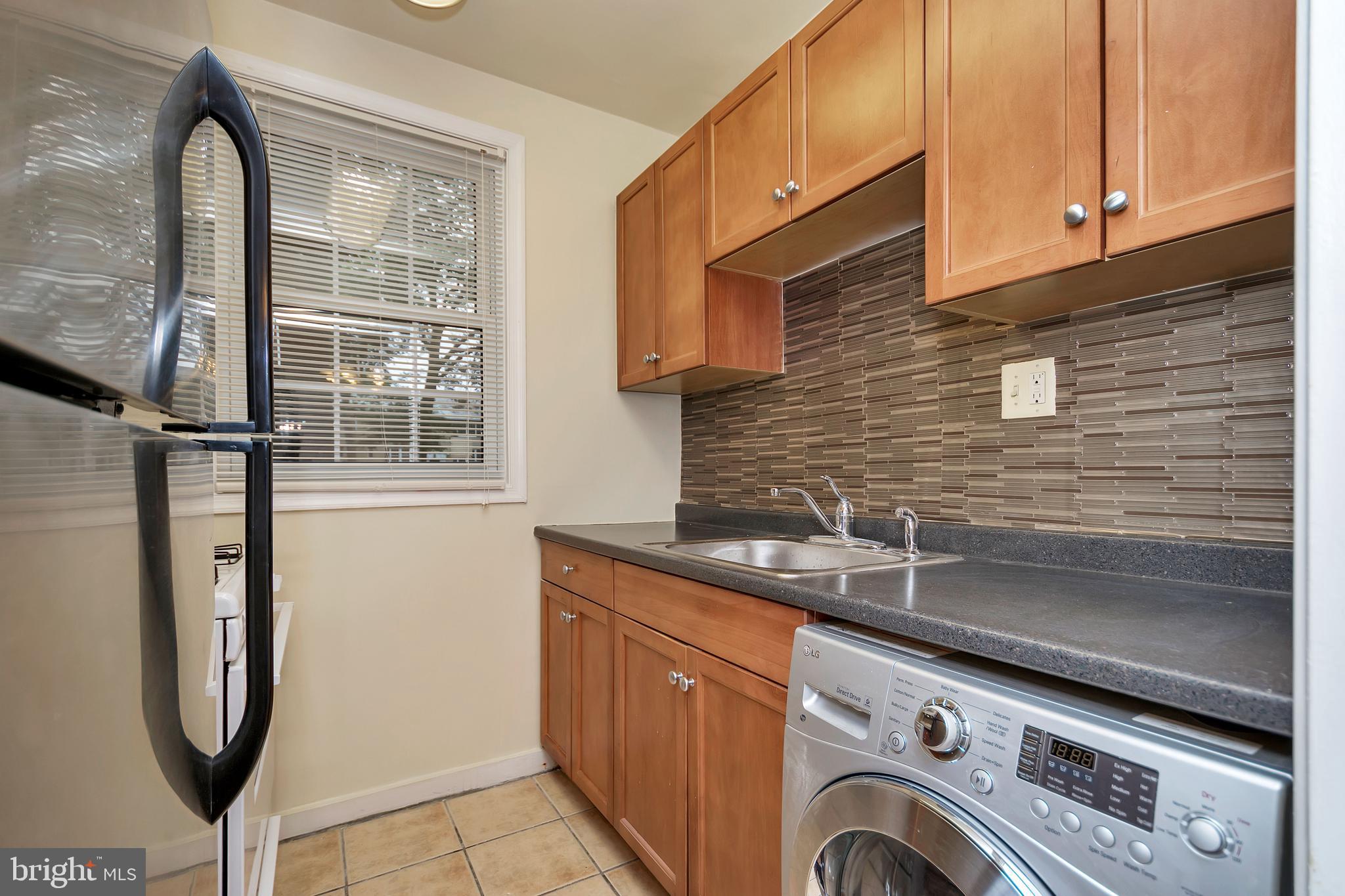 4324 2nd Road North, Unit 43243 Arlington, VA 22203 - Photo 9 of 30 Newer Cabinets