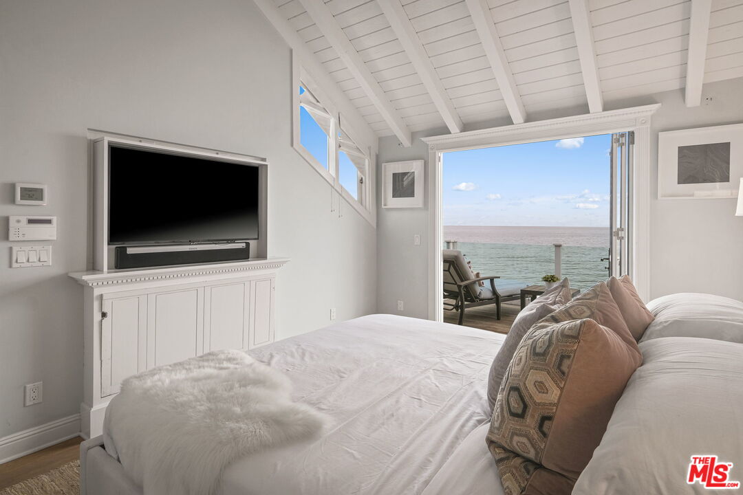 19236 Pacific Coast Highway Malibu, CA 90265 - Photo 28 of 41