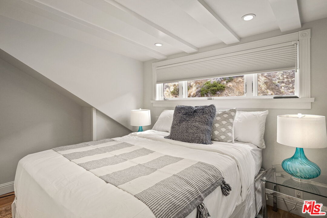 19236 Pacific Coast Highway Malibu, CA 90265 - Photo 35 of 41