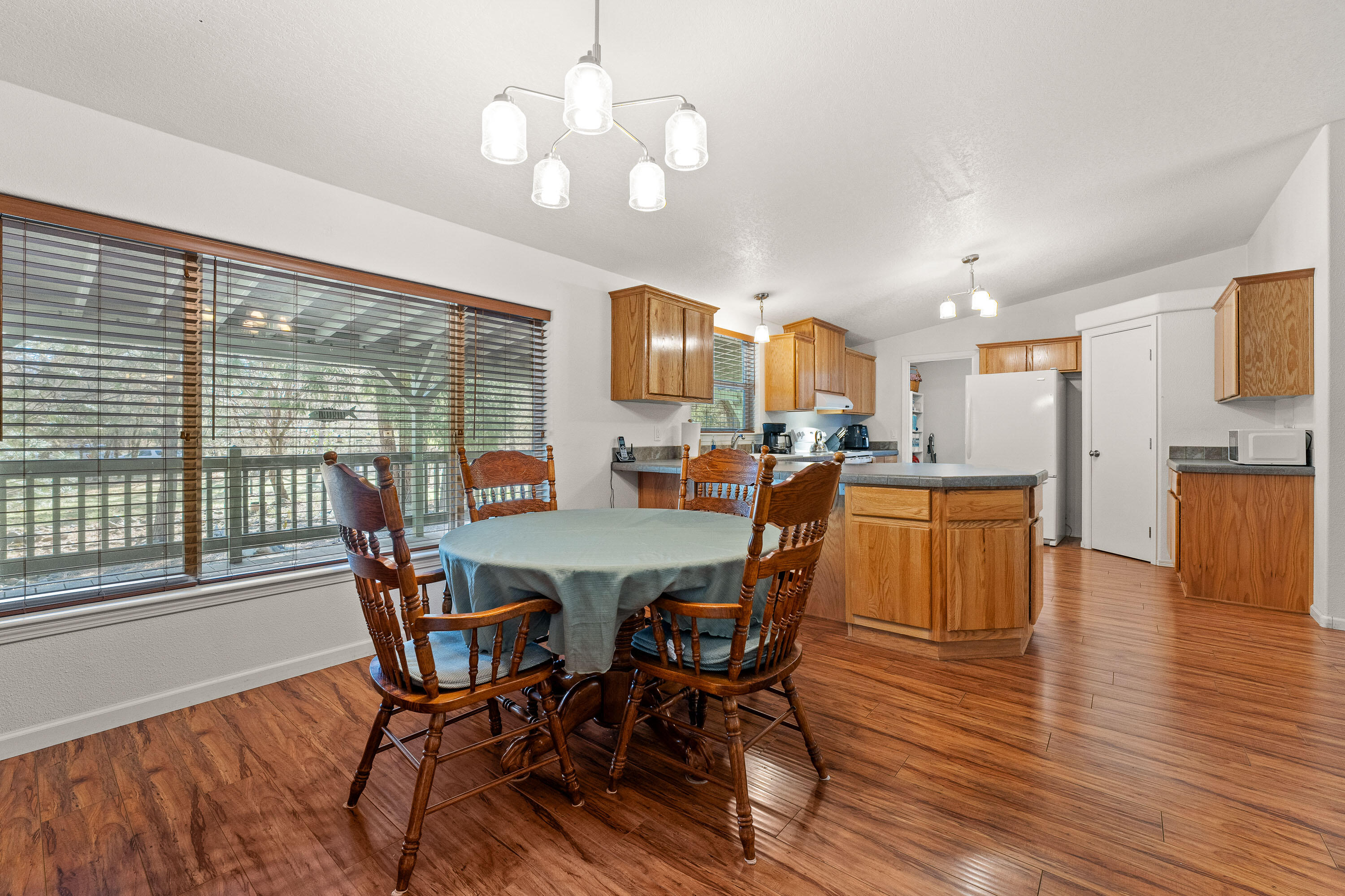6034 Rockydale Road Cave Junction, OR 97523 - Photo 21 of 42 Dining Room