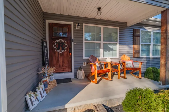 an outdoor view of the patio and dining space