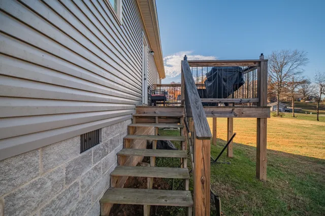 a view of entryway and hall