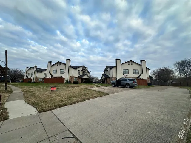 $1,350 | 5908 Holiday Lane, Unit C, North Richland Hills, TX 76180