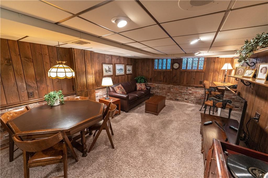 18 Roxbury Road Pittsburgh, PA 15221 - Photo 18 of 25 Gallery Image 18
