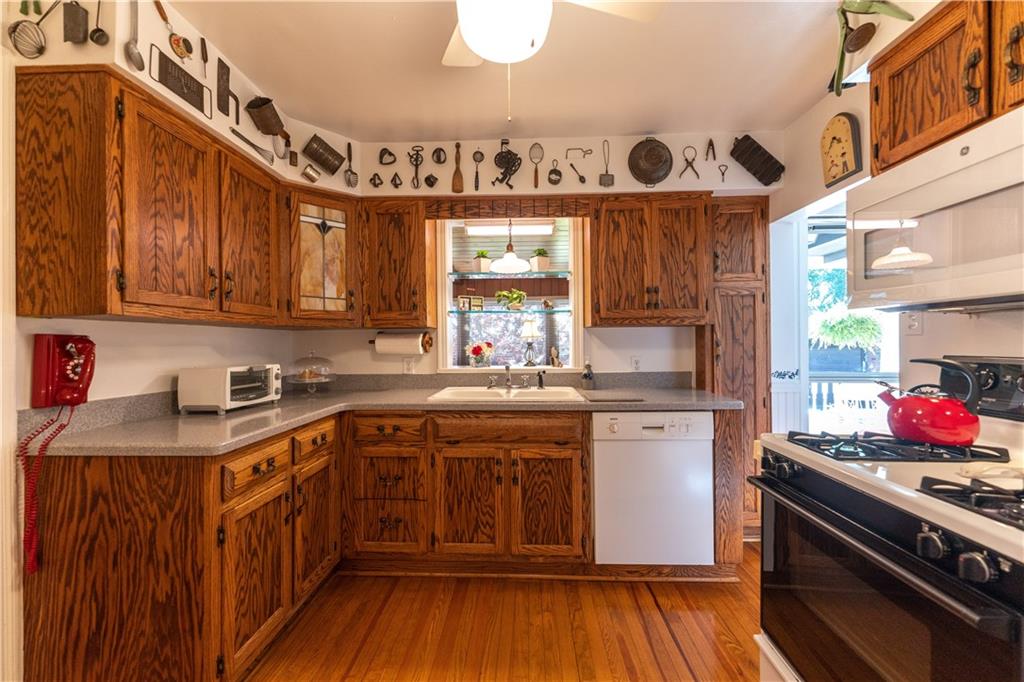 18 Roxbury Road Pittsburgh, PA 15221 - Photo 5 of 25 Gallery Image 5