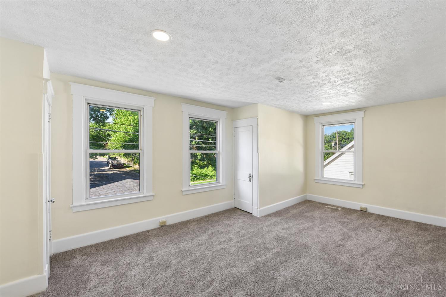 1524 Adams Road Cincinnati, OH 45231 - Photo 27 of 63