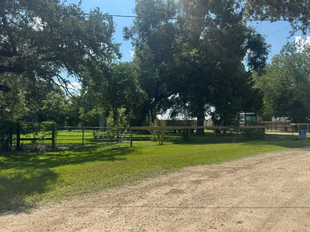 $89,000 | 146 Catamaran Circle, Palacios, TX 77465