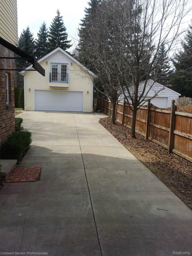 1212 Edgewood Road Birmingham, MI 48009 - Photo 5 of 28 20140406_143609.jpg