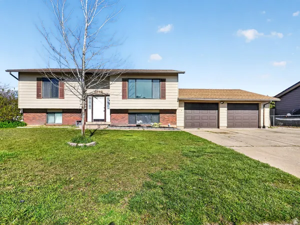 $440,000 | 5592 South 3975th Street West, Roy, UT 84067