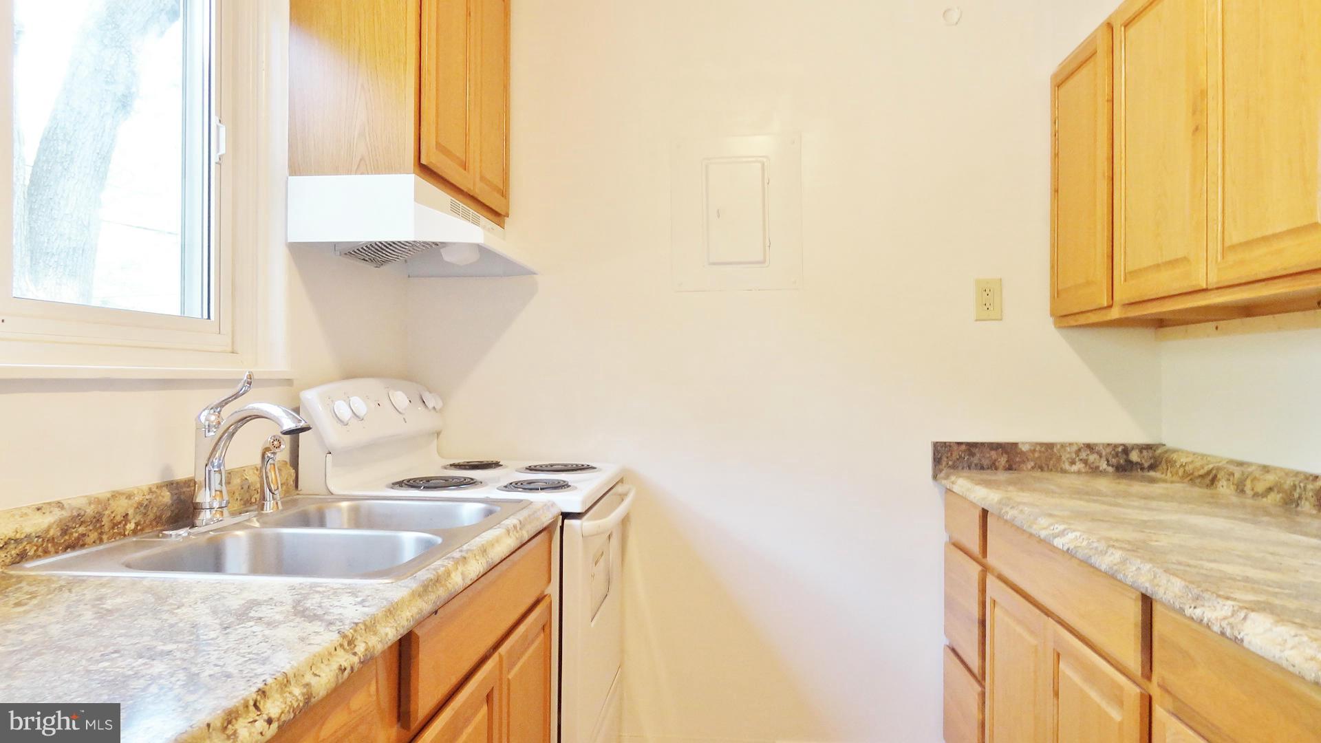 14 Ridge Road, Unit B Greenbelt, MD 20770 - Photo 2 of 8 Kitchen