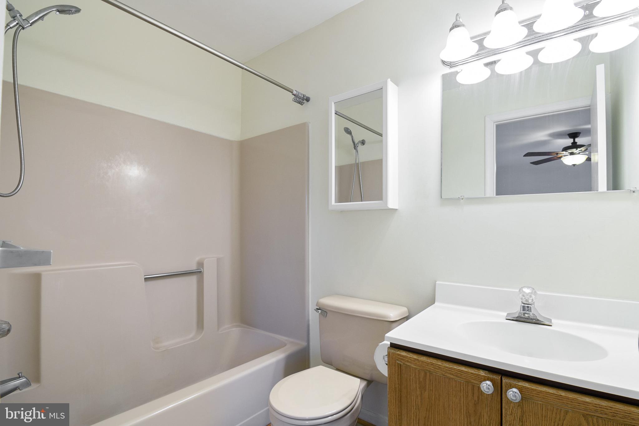 25714 Woodfield Road Damascus, MD 20872 - Photo 23 of 34 Master Bathroom