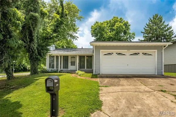 $199,900 | 1804 Fairfax Drive, Barnhart, MO 63012