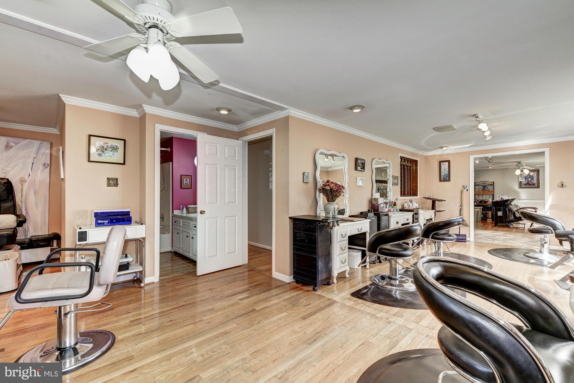 13901 Darnestown Road Gaithersburg, MD 20878 - Photo 11 of 30 Hair Salon Business