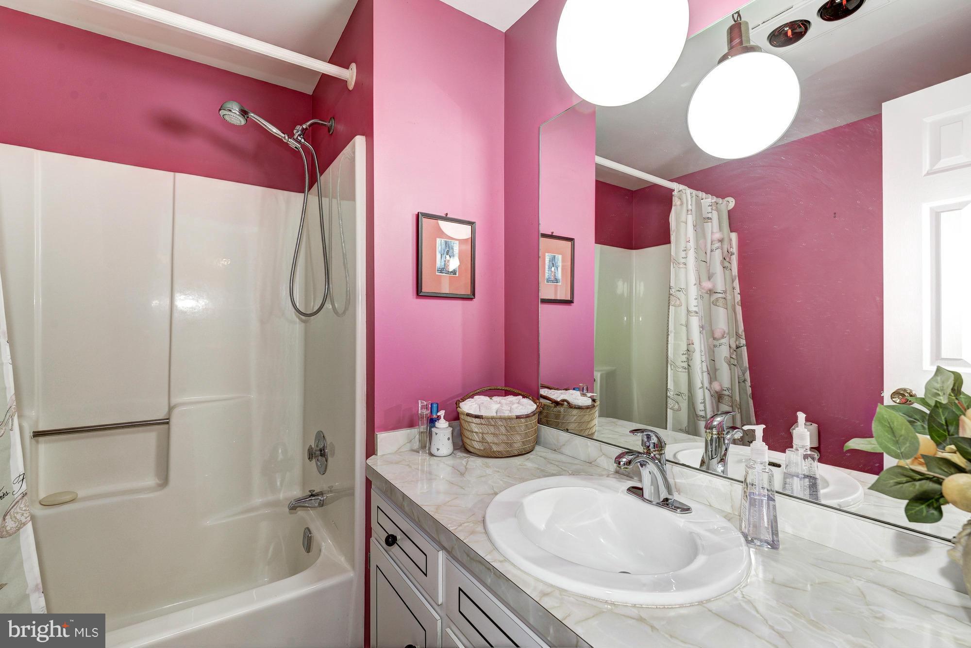 13901 Darnestown Road Gaithersburg, MD 20878 - Photo 12 of 30 Full Bath #1_main level