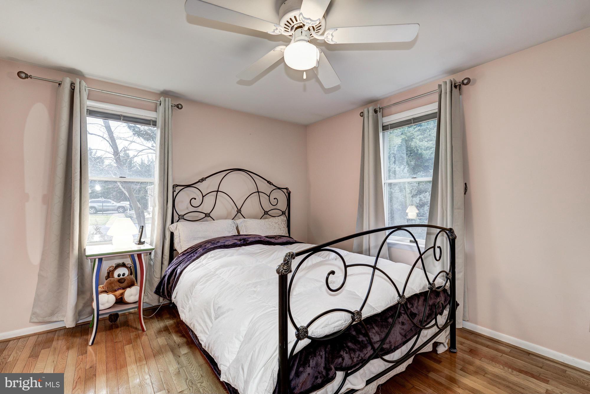 13901 Darnestown Road Gaithersburg, MD 20878 - Photo 13 of 30 Master Bedroom _main level