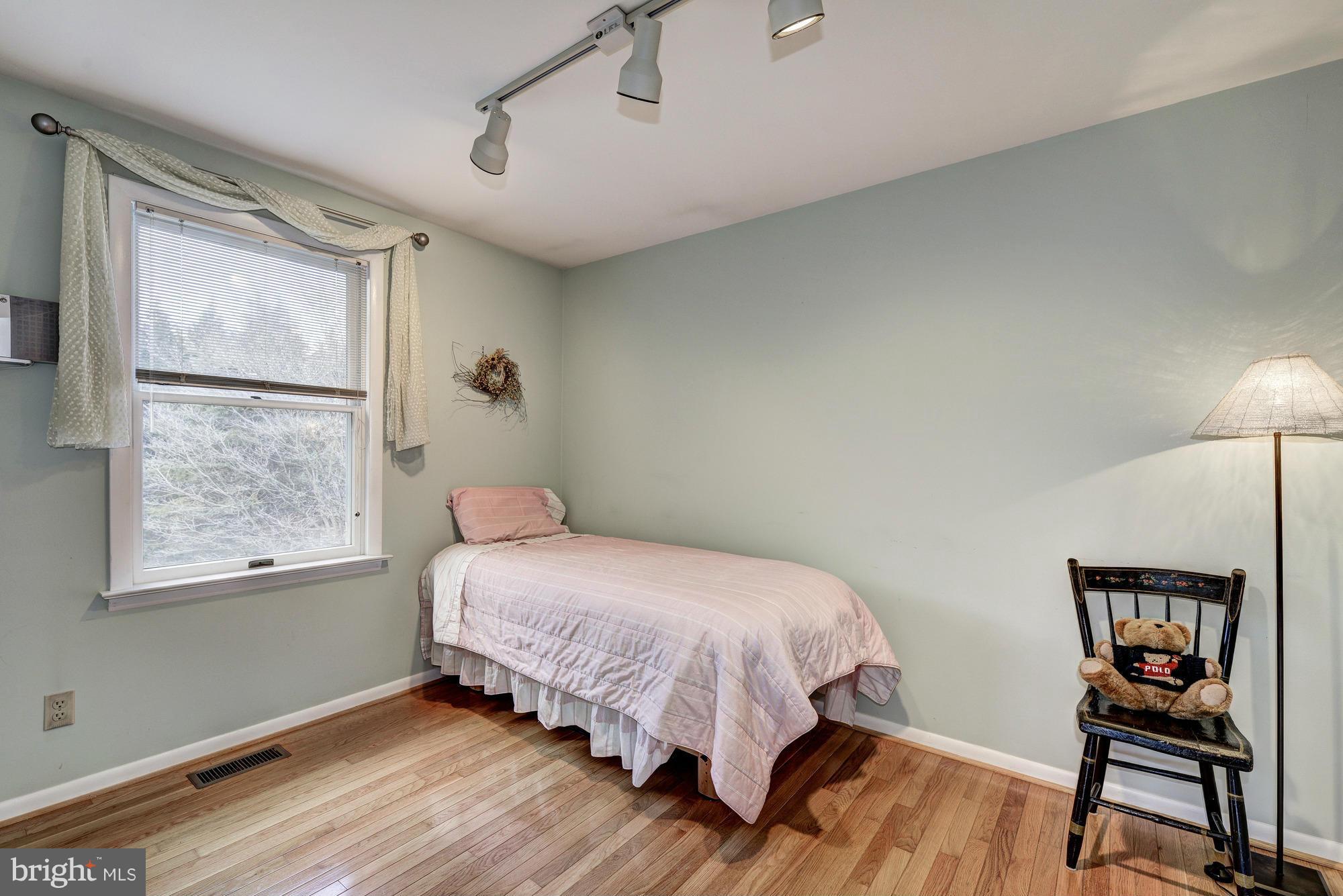 13901 Darnestown Road Gaithersburg, MD 20878 - Photo 15 of 30 Bedroom #2_main level