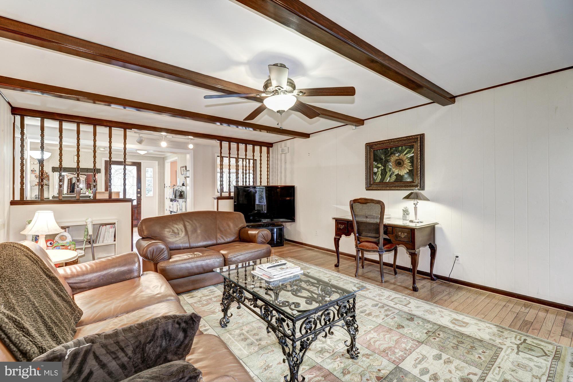 13901 Darnestown Road Gaithersburg, MD 20878 - Photo 18 of 30 Family Room in Open style