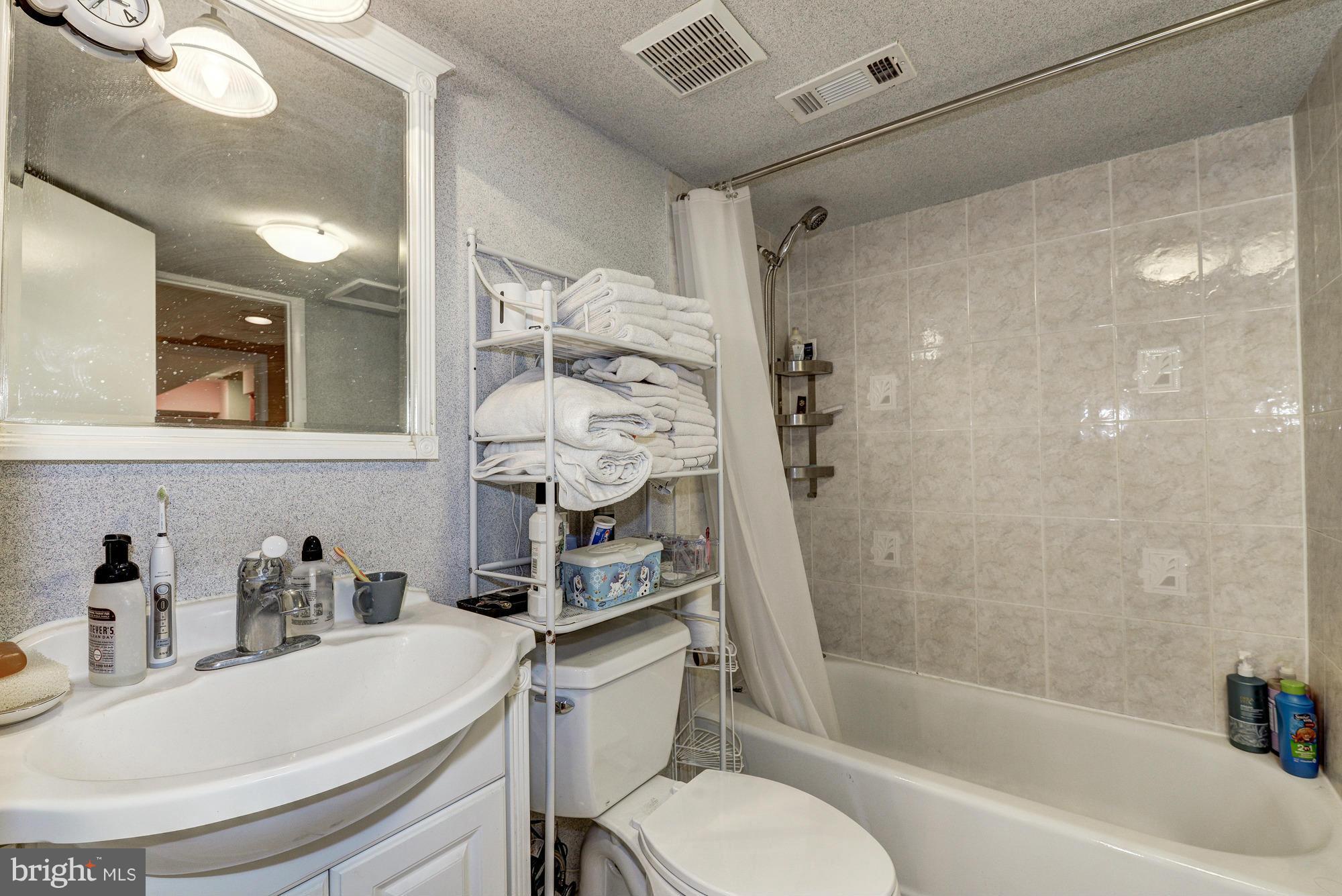 13901 Darnestown Road Gaithersburg, MD 20878 - Photo 27 of 30 Full Bath #3_lower level