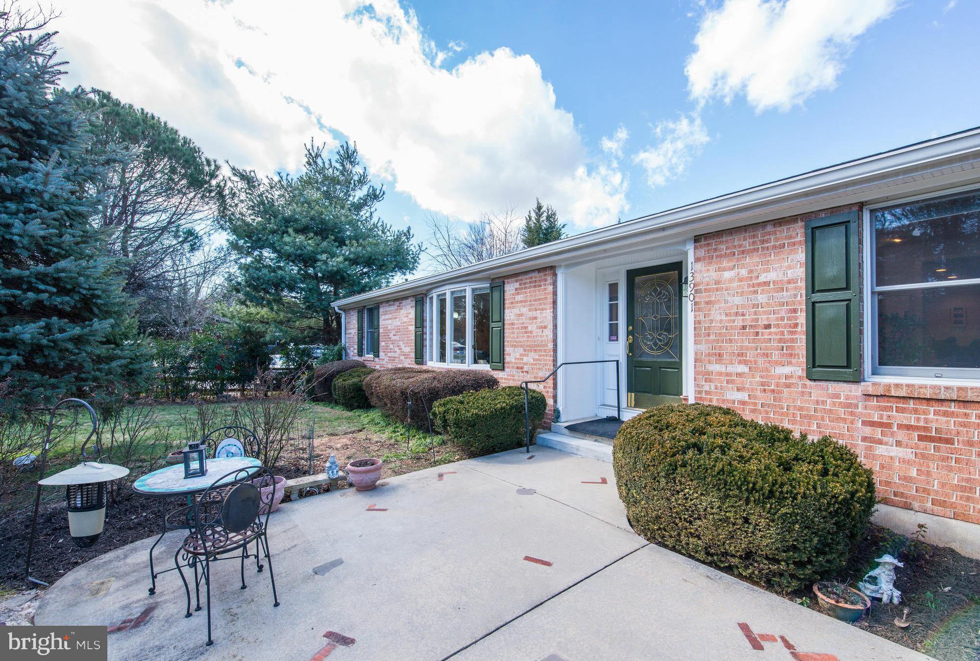 13901 Darnestown Road Gaithersburg, MD 20878 - Photo 6 of 30 Beautiful Rambler, Easy living