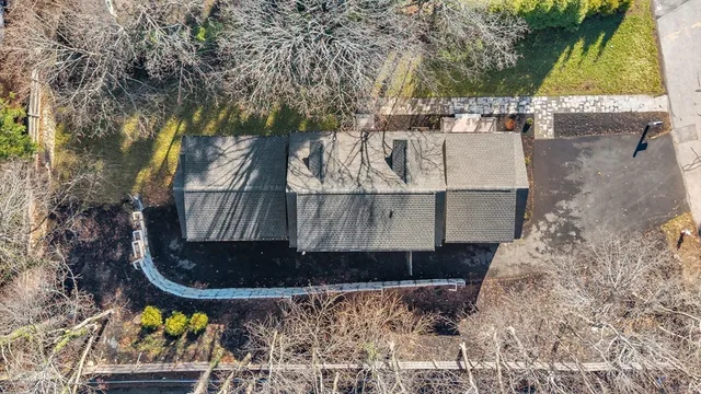 $1,995,000 | 25 Shaw Road, Wellesley, MA 02481