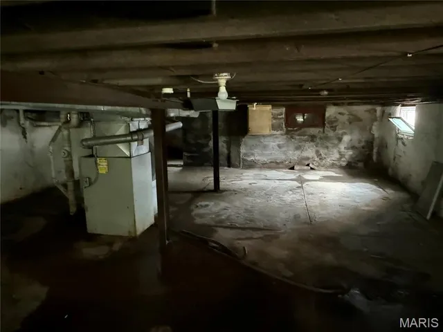 $235,000 | 19 Shumate Avenue, Maryland Heights, MO 63043